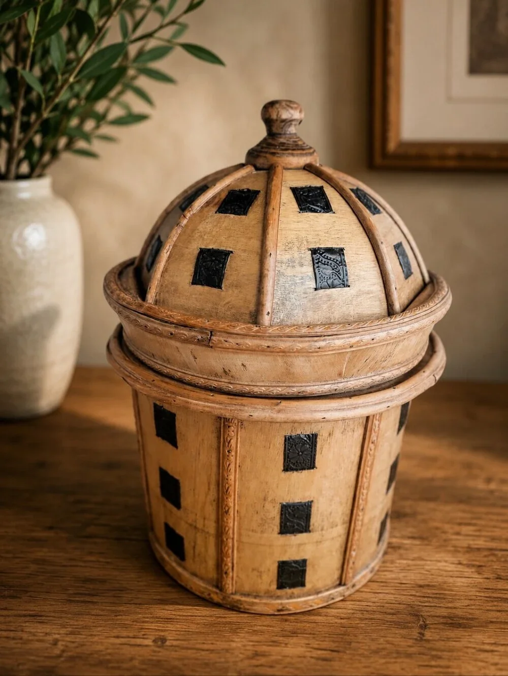 RARE VINTAGE WOODEN BUCKET CANISTER CYLINDER SHAPE LID DESIGN FLOWERS METAL 15.5